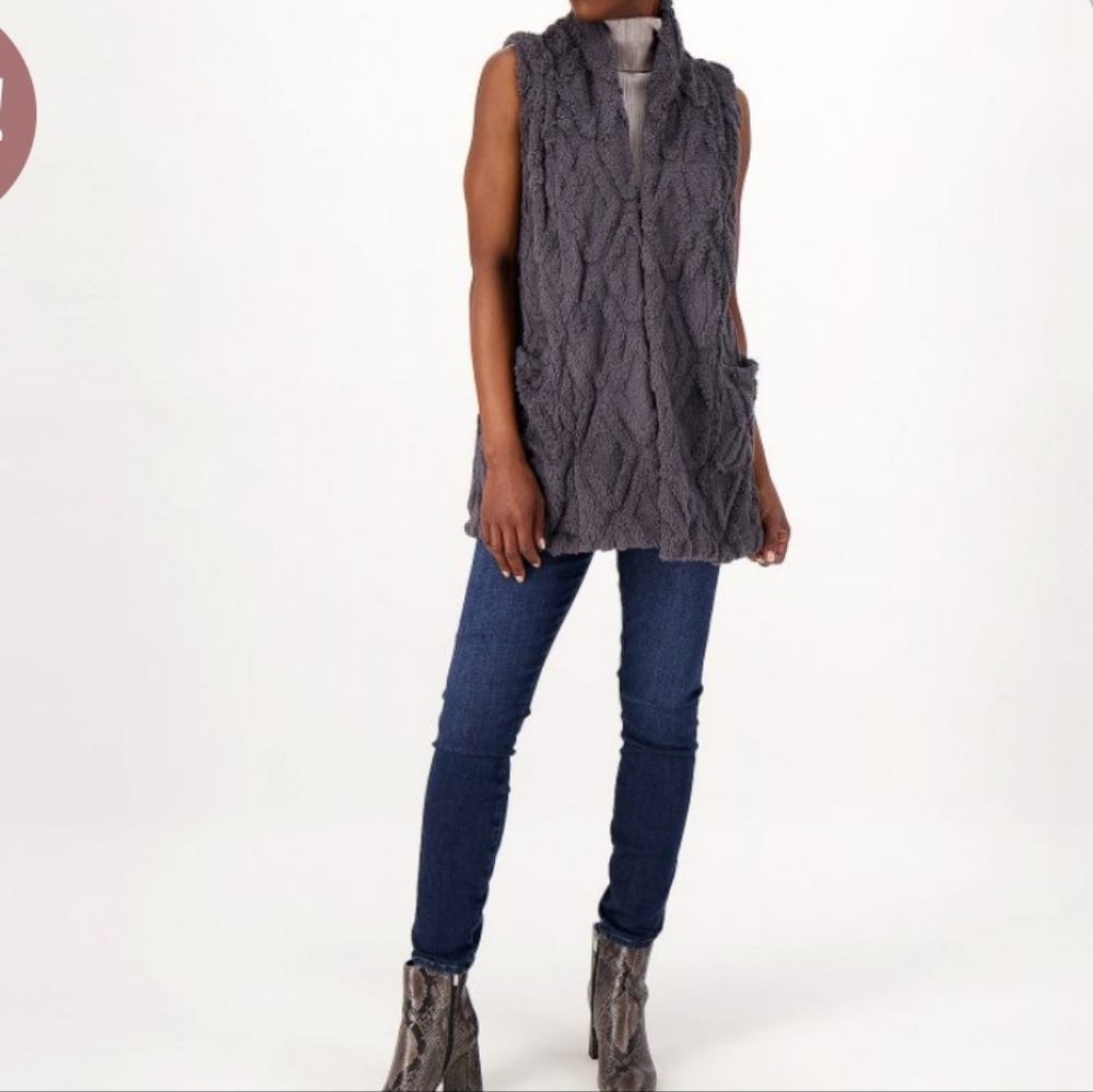 Koolaburra by UGG Embossed Sherpa Fleece Vest Gray Size Medium